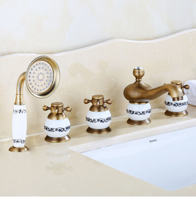 https://www.bathselect.com/la-rochelle-piece-deck-mount-bathtub-faucet-p/bs567smc.htm